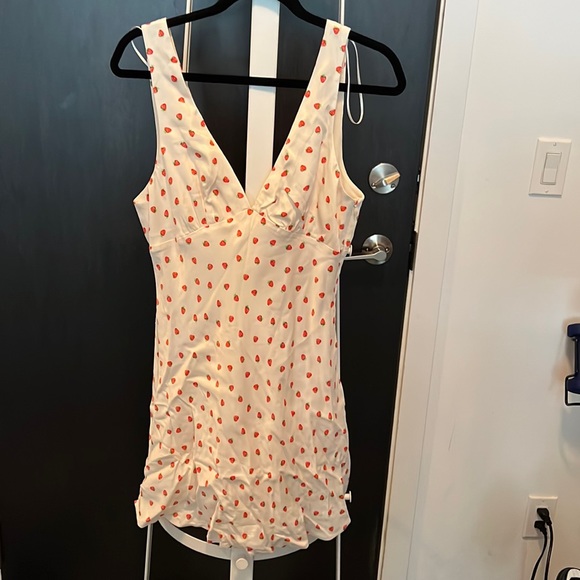 Zara Dresses & Skirts - Nwt Zara cream and strawberry print satin mini dress - large